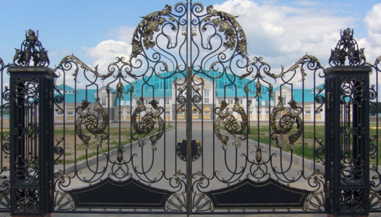 ворота в стиле рококо